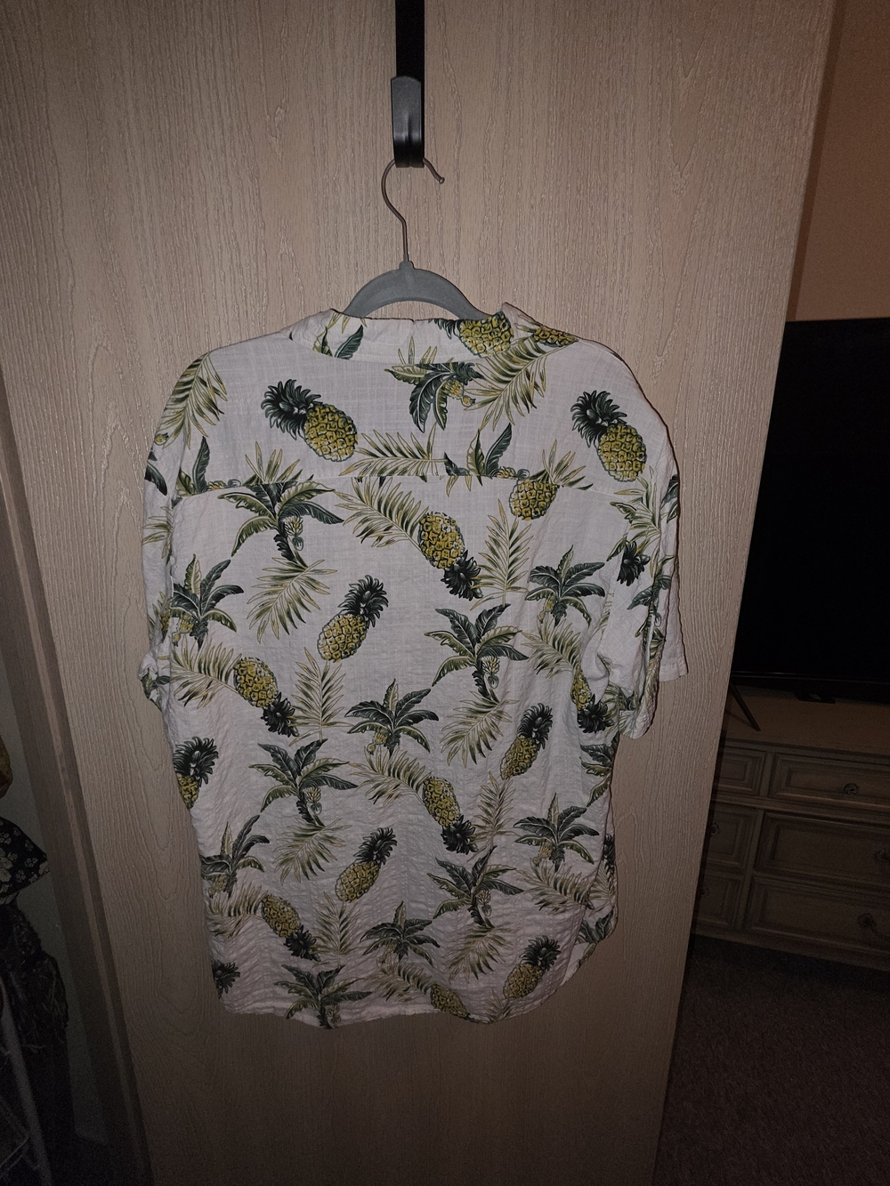 White Tropical Pineapple Short-Sleeve Shirt - Picture 3 of 3